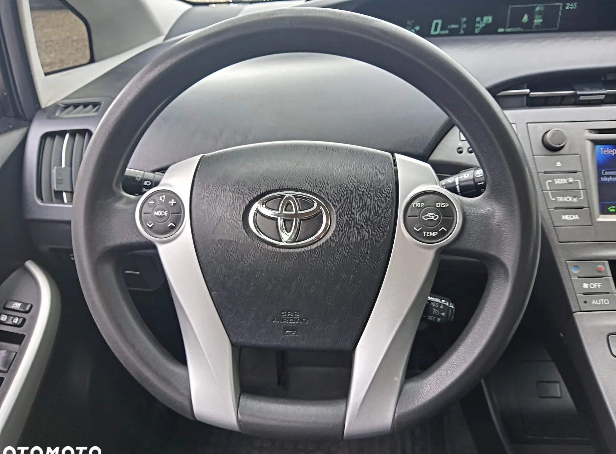 Toyota Prius cena 49900 przebieg: 142530, rok produkcji 2013 z Żnin małe 742